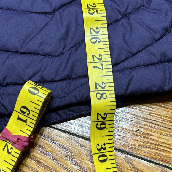 Columbia Thermal Coil style insulated jacket.  Zip front and pockets.  1X - Picture 12 of 12